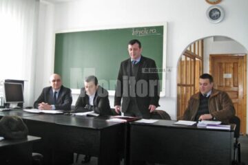 Întâlnirea dintre reprezentanții școlilor de șoferi din județ și conducerea Serviciului Public Comunitar Regim Permise de Conducere și Înmatriculare a Vehiculelor, Autorității Rutiere Române