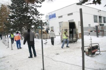 Firma Muha a început în cursul zilei de ieri primele lucrări pentru amenajarea terenului pe care va fi construit centrul