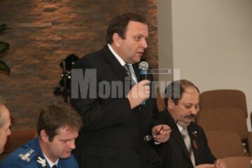 Gheorghe Flutur le cere directorilor de școli să combată consumul de etnobotanice printre elevi