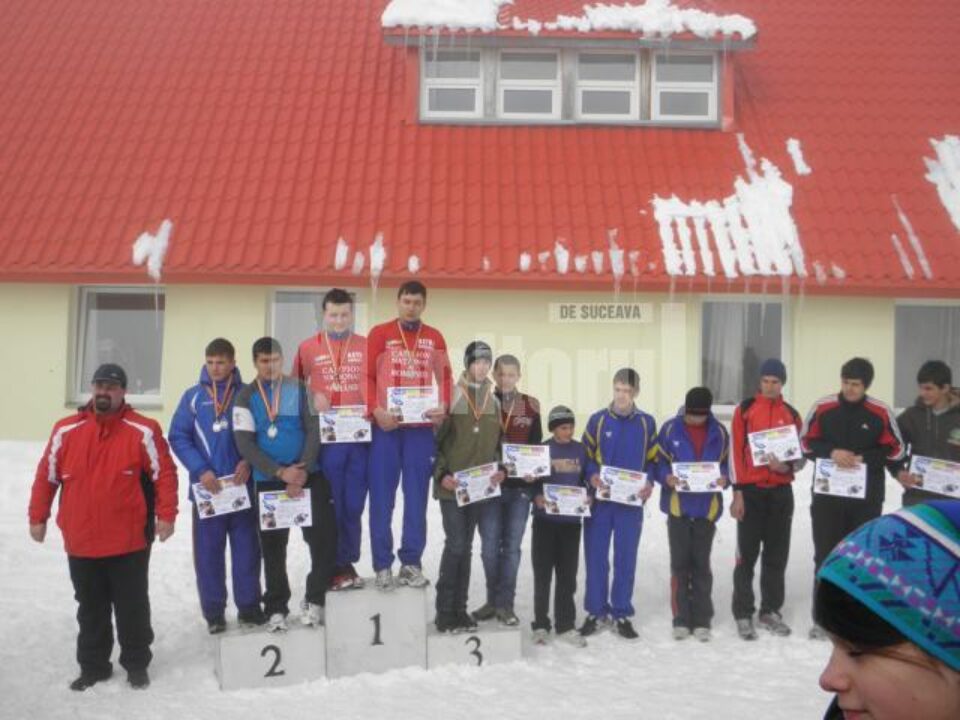 Podiumul de premiere în concursul de dublu juniori la sanie a fost ocupat în întregime de sportivi de la CSS Vatra Dornei