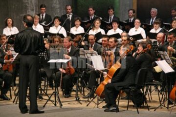Maestrul Tudor Gheorghe a oferit publicului sucevean un spectacol extraordinar