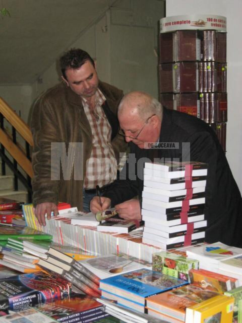Scriitorul Ion Drăgușanul, la Târgul de carte de la Suceava