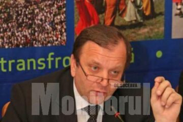 Flutur a precizat că investițiile vizează modernizarea a aproape 200 de kilometri de drumuri din județul Suceava