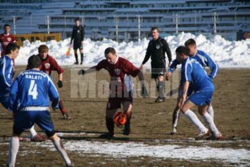 Liutec (numărul 9) a făcut un meci excelent și a marcat toate cele trei goluri pentru Rapid