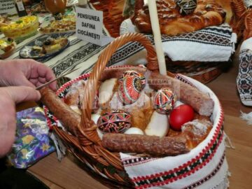 Tradiție: La Ciocănești, a VIII-a ediție a Festivalului Național al Ouălor Încondeiate