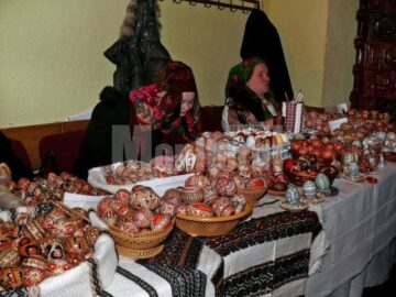Tradiție: La Ciocănești, a VIII-a ediție a Festivalului Național al Ouălor Încondeiate