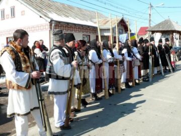 Tradiție: La Ciocănești, a VIII-a ediție a Festivalului Național al Ouălor Încondeiate
