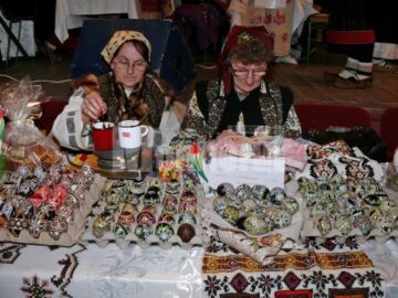 Tradiție: La Ciocănești, a VIII-a ediție a Festivalului Național al Ouălor Încondeiate