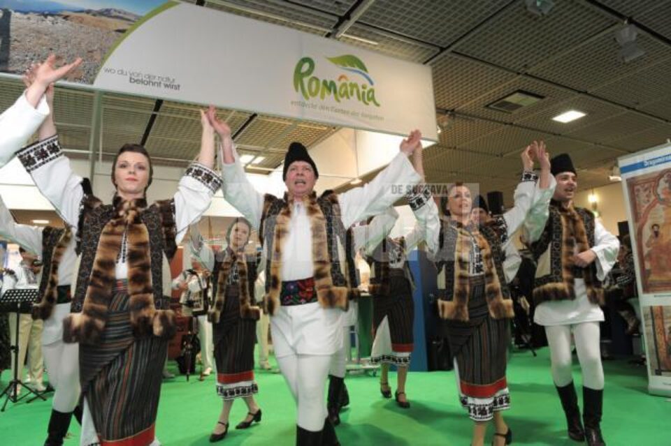 Spectacol bucovinean din cadrul târgului