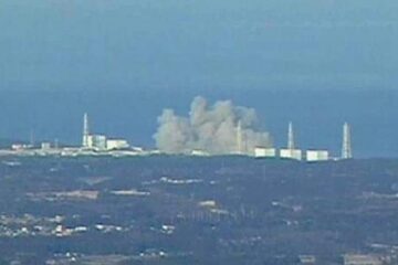 Guvernul japonez a avertizat asupra riscurilor de producere a unei explozii la reactorul 3 al centralei nucleare de la Fukushima, similară celei de sâmbătă, care a fost provocată de acumularea de hidrogen (foto: AP Photo/Kyodo News)