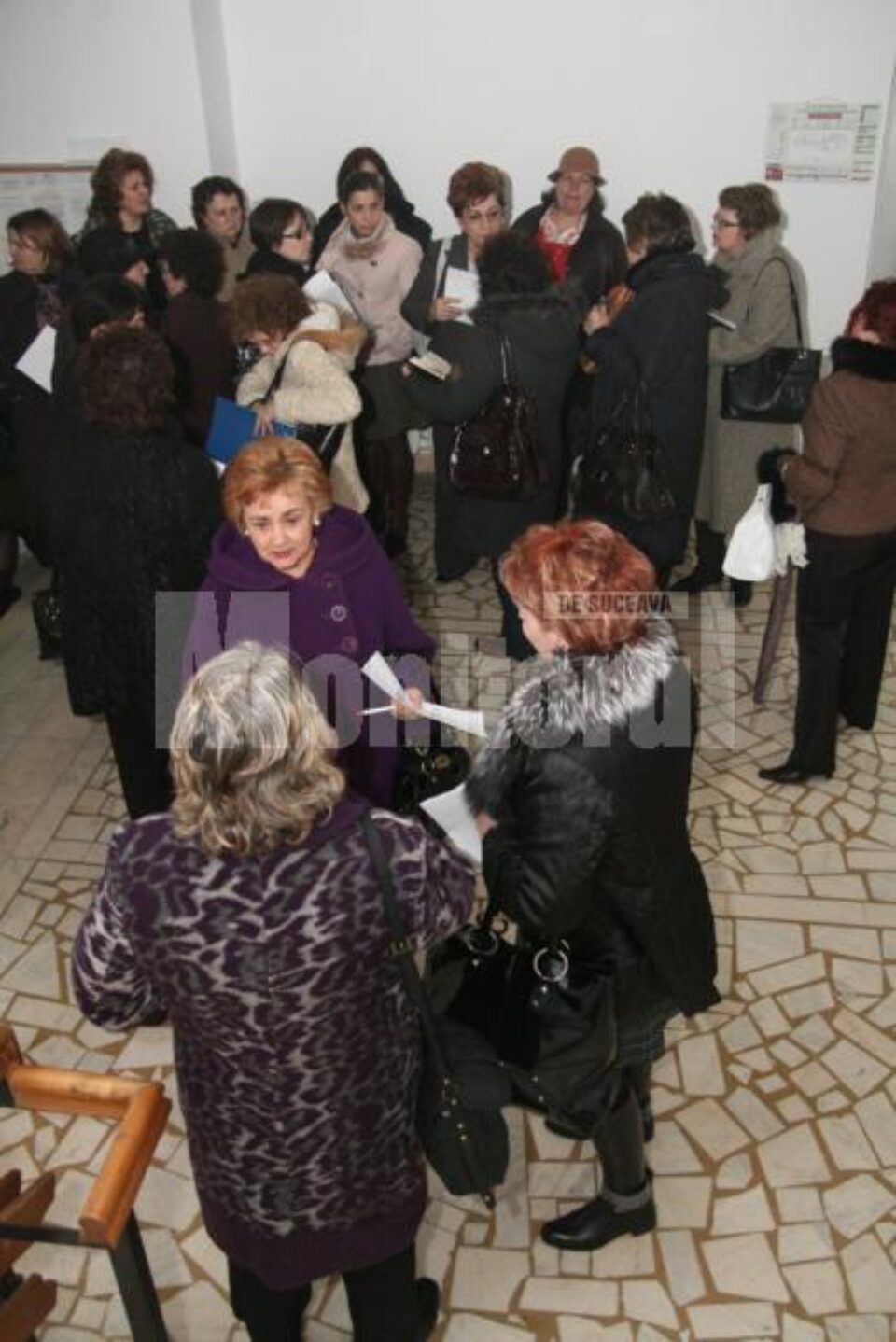 50 de doctori s-au adunat ieri la sediul DSP, unde au solicitat documentația care le permite să profeseze în alte țări