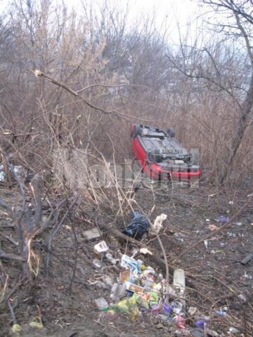 Având în vedere cum s-a petrecut accidentul se poate spune că șoferul a avut mare noroc că a scăpat fără leziuni