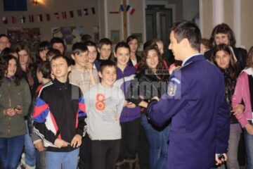 Campanie de prevenire a consumului de etnobotanice în școli