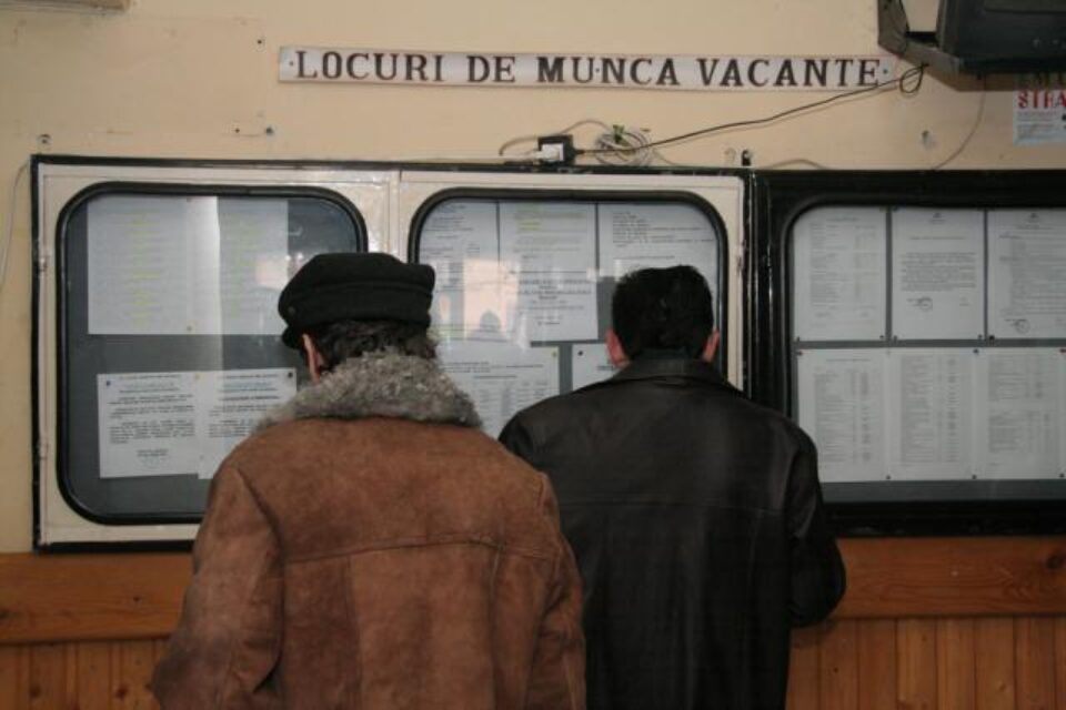 Persoanele care refuză un loc de muncă sau cursuri de calificare pot pierde ajutoarele sociale