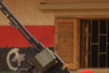 Forțele loiale liderului libian Muammar Kahdafi bombardează orașul Misrata