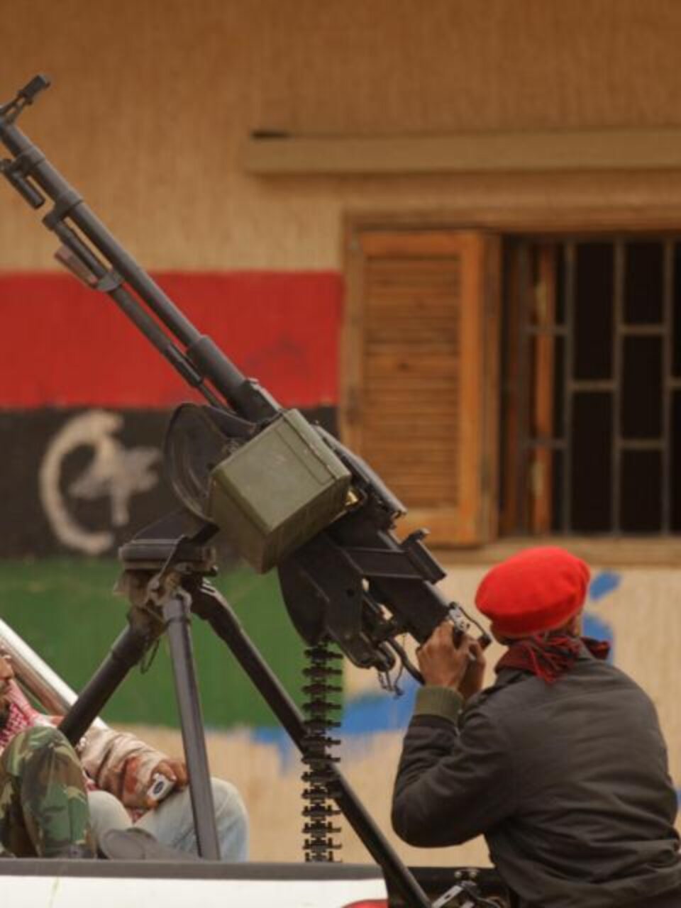 Forțele loiale liderului libian Muammar Kahdafi bombardează orașul Misrata Forțele loiale liderului libian Muammar Kahdafi bombardează orașul Misrata