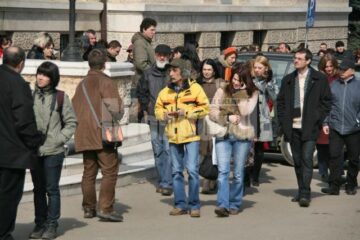 Miting spontan al profesorilor greviști
