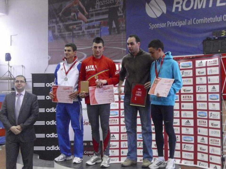 Iulian Romaș alături de antrenorul său Iustin Tătărău Foto: Cristian BARBU