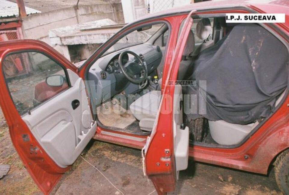 Loganul înmatriculat în București era plin cu țigări