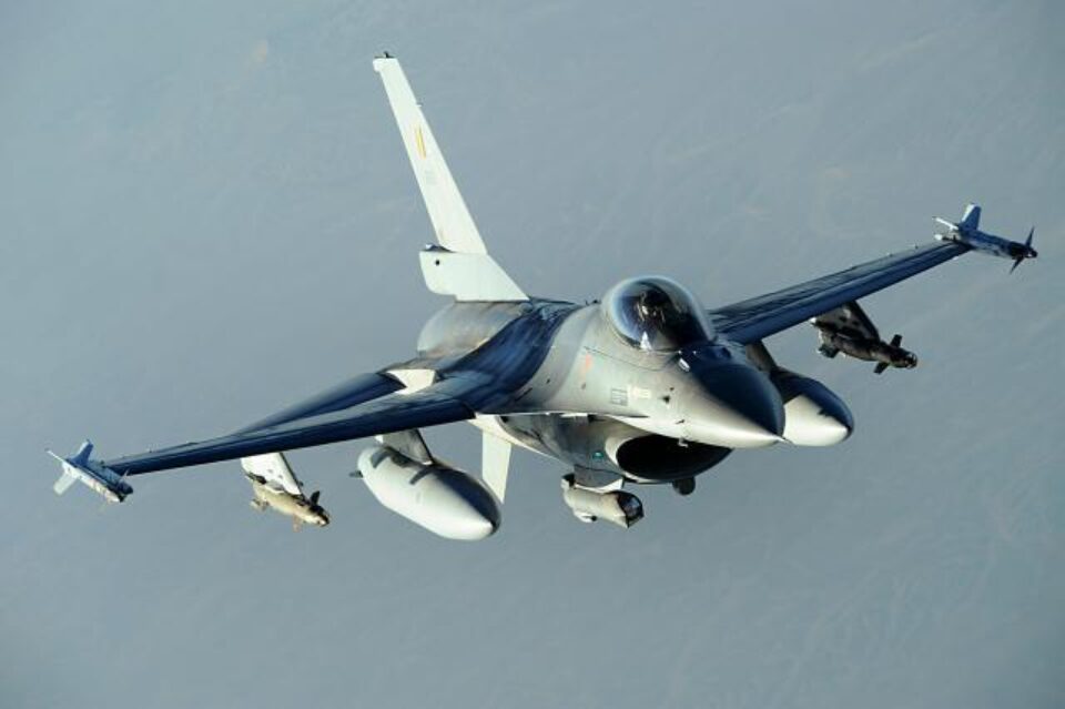 Un detașament de patru avioane de vânătoare belgiene de tip F-16 a început luni o primă misiune în cadrul intervenției coaliției internaționale în Libia
