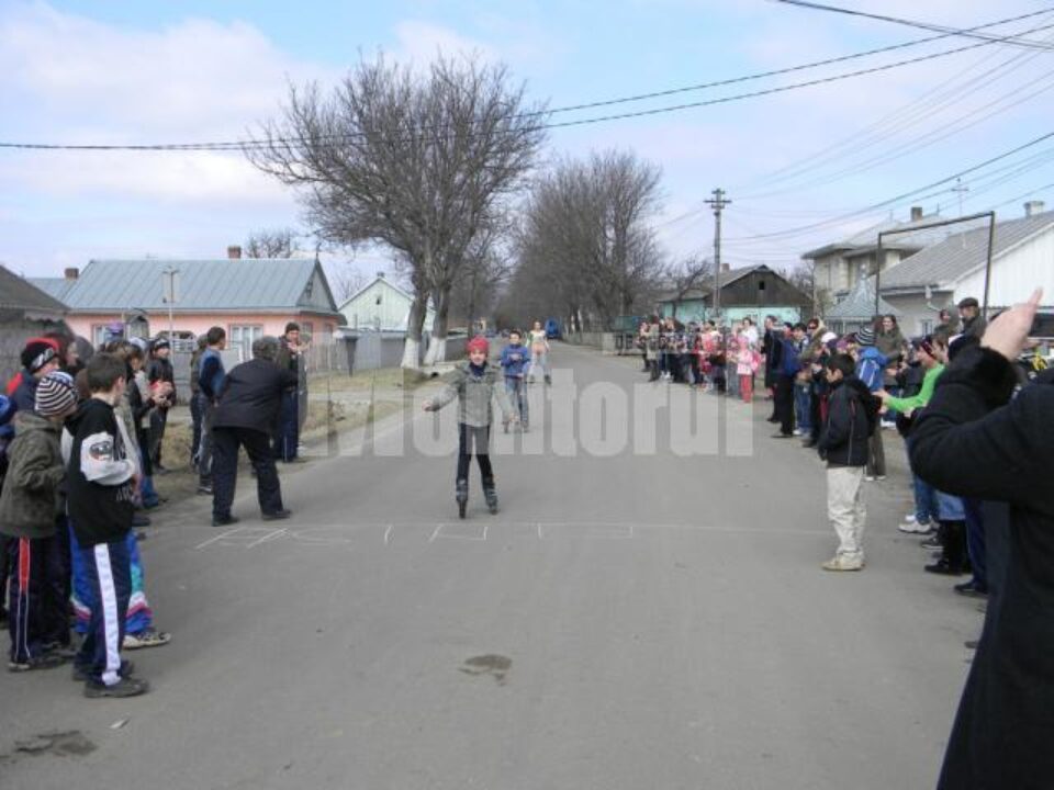 Competiție de cros și întreceri cu bicicletele și rolele, la Moara