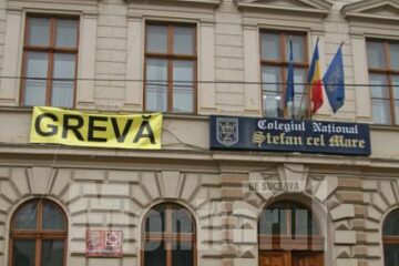 Profesorii suceveni continuă greva și astăzi
