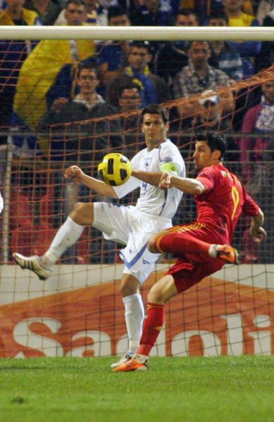 Ciprian Marica marcheză în meciul cu Bosnia-Herțegovina Foto: ALEKSANDAR DJOROVIC / MEDIAFAX FOTO