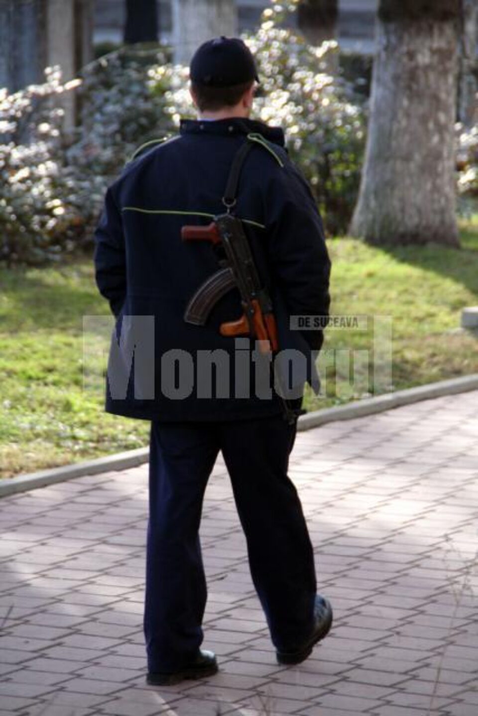 Vasile Lucaci va fi supus unor investigații amănunțite și va afla dacă schimbă polițistul de la intrarea în salon cu un gardian de penitenciar