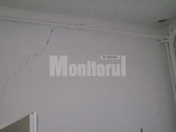 Pereții caselor au crăpat din cauza trepidațiilor