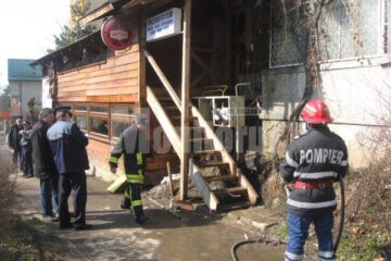 Pompierii au stins la timp incendiul