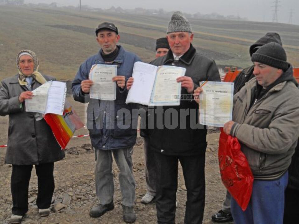 Câteva zeci de persoane din comuna Șcheia au blocat ieri, timp de câteva ore, lucrările la șoseaua de centură a Sucevei