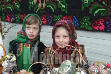 Festivalul Ouălor Încondeiate Moldovița 2010