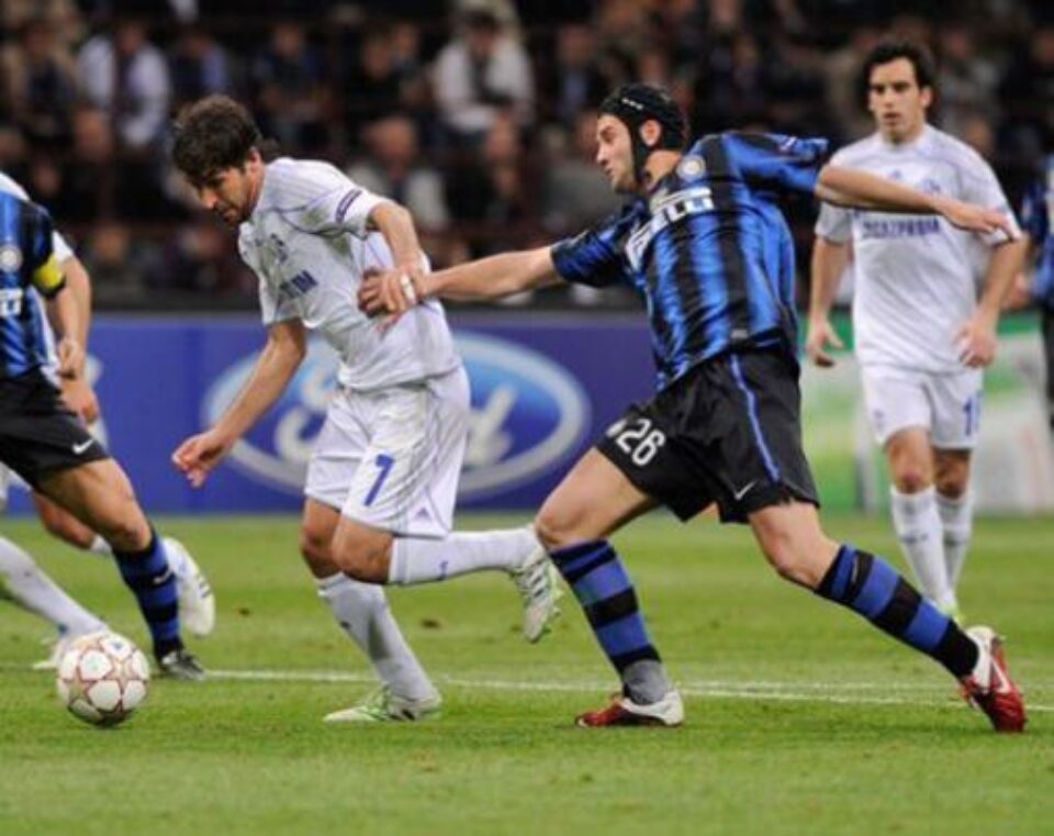 Cristian Chivu, eliminat în partida dintre Internazionale Milano și Schalke 04 Foto: gsp.ro