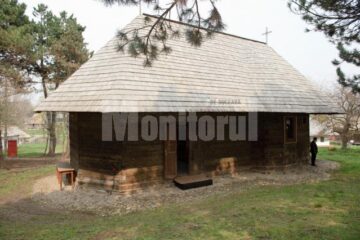 În lăcașul de cult din Muzeul Satului Bucovinean se săvârșesc toate sfintele slujbe, în afară de înmormântări
