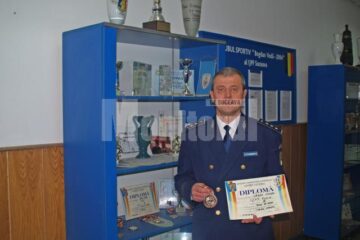 Comisarul-șef Viorel Ursan, medaliat cu bronz