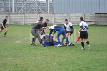 Humorenii de la Colegiul Alexandru cel Bun (echipament negru) s-au calificat mai departe, la faza pe zonă