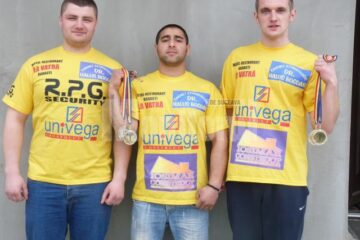 Cei trei sportivi ai clubului Bucovina Skandenberg Rădăuți care au fost prezenți la naționale