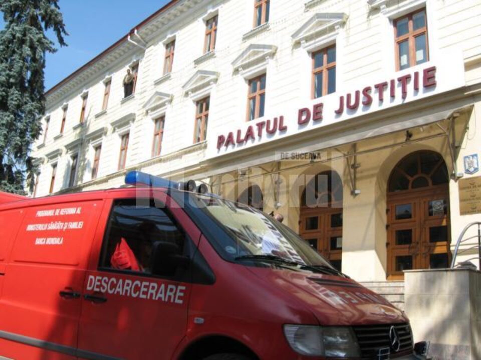 A ieșit pe geamul din antecamera președintelui Curții de Apel Suceava