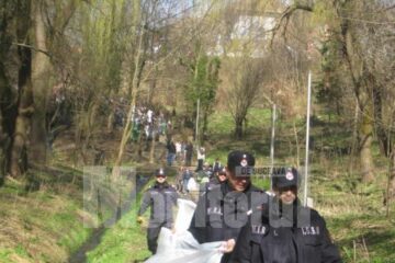 Sute de voluntari la acțiunea de curățenie din parcul Șipote