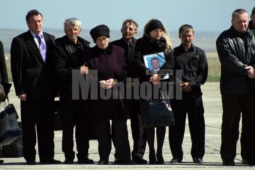 Membrii familiei au însotit trupul neînsufletit al lui Filaret Moțco Ceremonialul militar