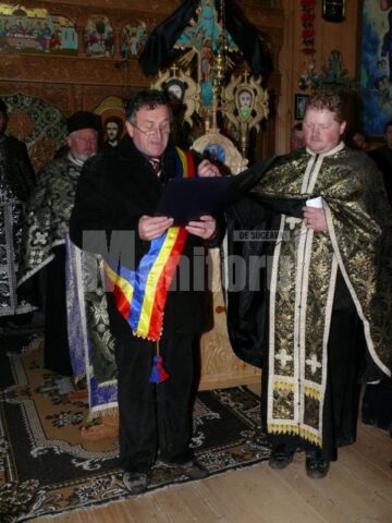 Primarul Mihail Mehno i-a conferit titlul de Cetățean de onoare al comunei Izvoarele Sucevei, post mortem, lui Filaret Moțco