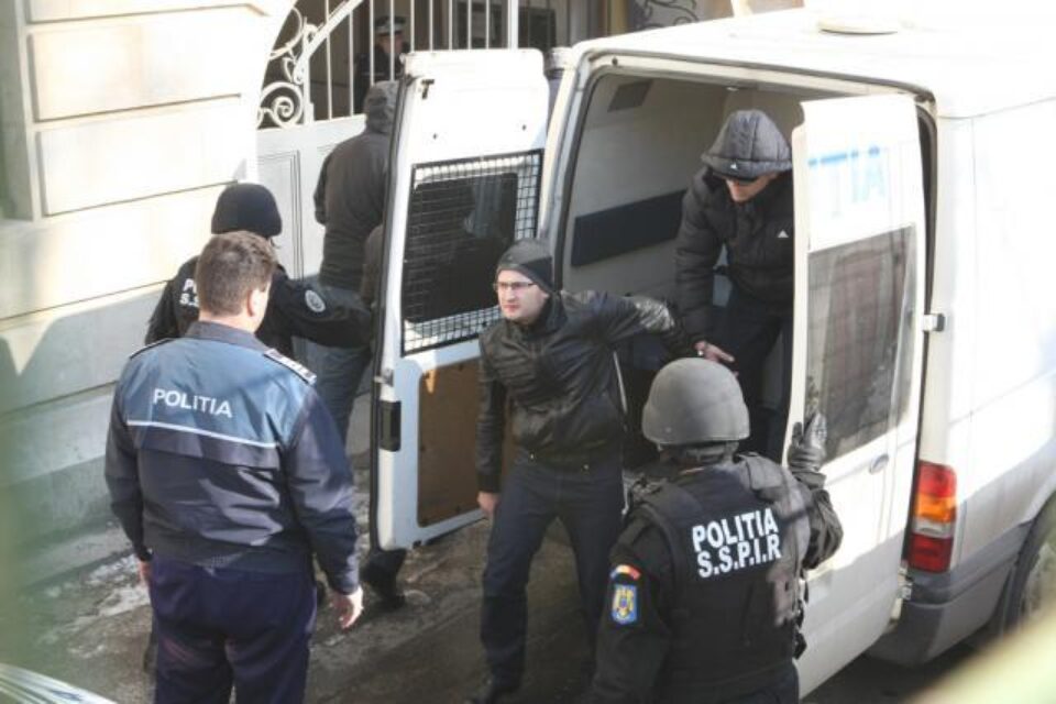 La două luni și jumătate de la arestările spectaculoase ale vameșilor și polițiștilor de frontieră de la Siret, cercetările DNA se apropie de final Foto: Adevărul La două luni și jumătate de la arestările spectaculoase ale vameșilor și polițiștilor de frontieră de la Siret, cercetările DNA se apropie de final Foto: Adevărul