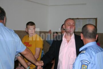Cristian Iordache a părăsit arestul Inspectoratului de Poliție al Județului Suceava după două zile, împotriva sa rămânând în vigoare interdicția de a părăsi România