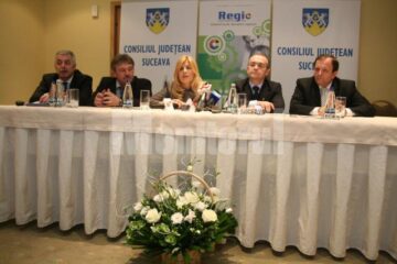 Udrea a semnat la Gura Humorului proiecte de 112 miliarde de lei vechi