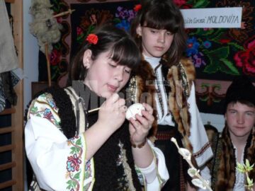 Festivalul Ouălor Încondeiate a ajuns la ediția a V-a