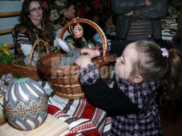 Festivalul Ouălor Încondeiate a ajuns la ediția a V-a