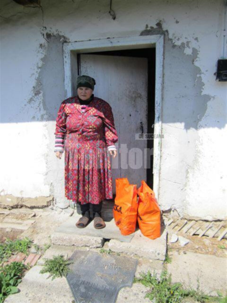 Aproape 50 de familii nevoiașe au primit Daruri de Paște de la omul de afaceri rădăuțean Costel Babiuc Aproape 50 de familii nevoiașe au primit Daruri de Paște de la omul de afaceri rădăuțean Costel Babiuc