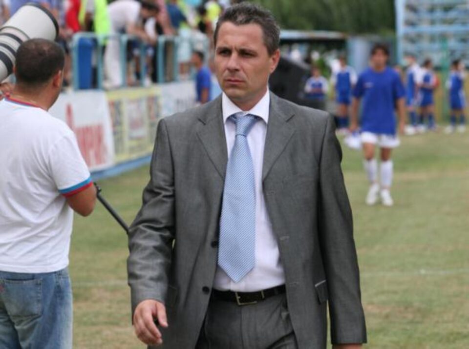 Șumudică nu a rezistat presiunii de la Rapid