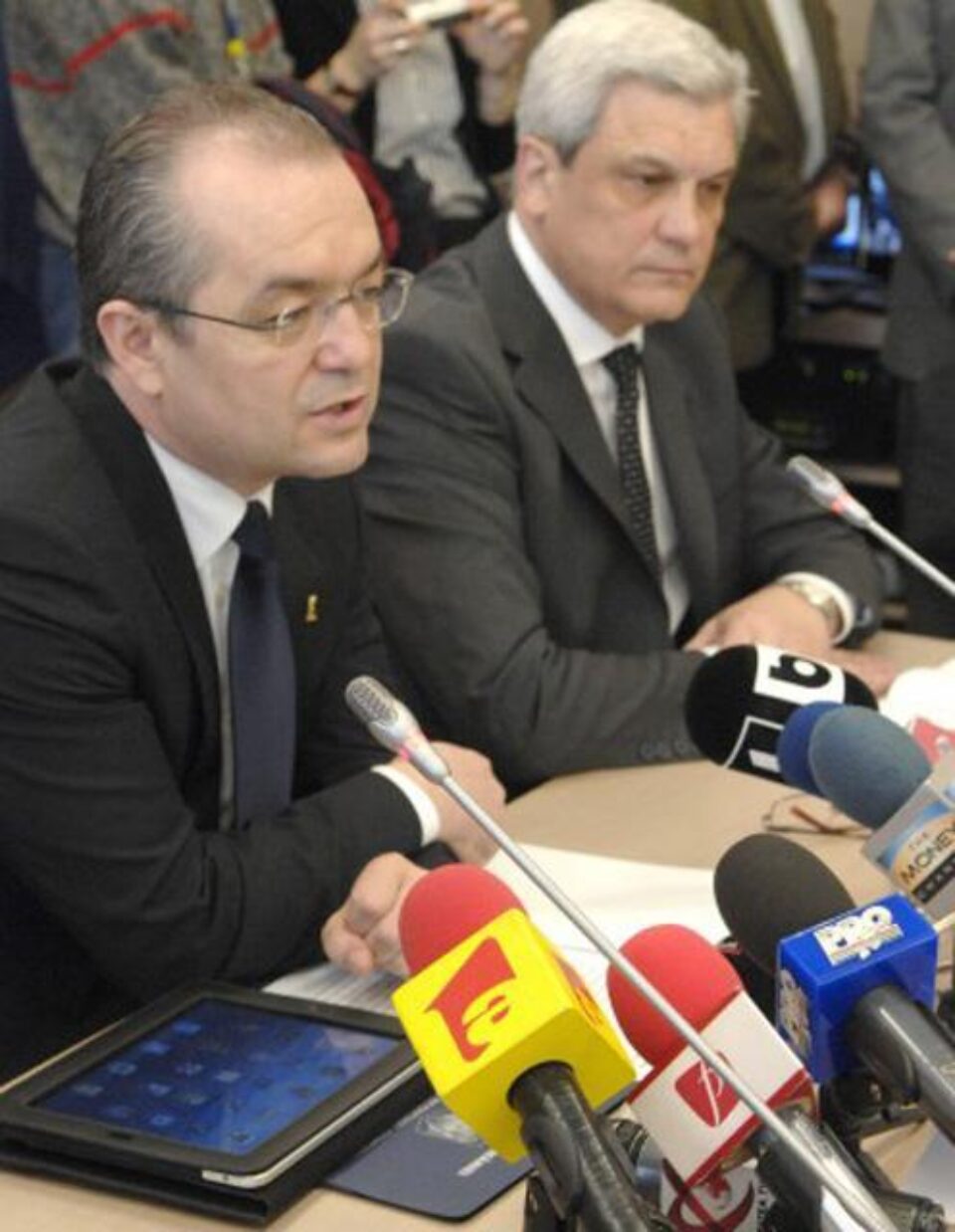 Boc își prezintă adresa de e-mail: emilboc09@yahoo.com Foto: CAPP