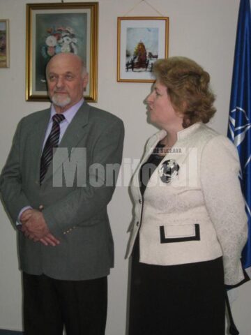 Ioan Bodnar și insp. școlar Lucia Mihoc